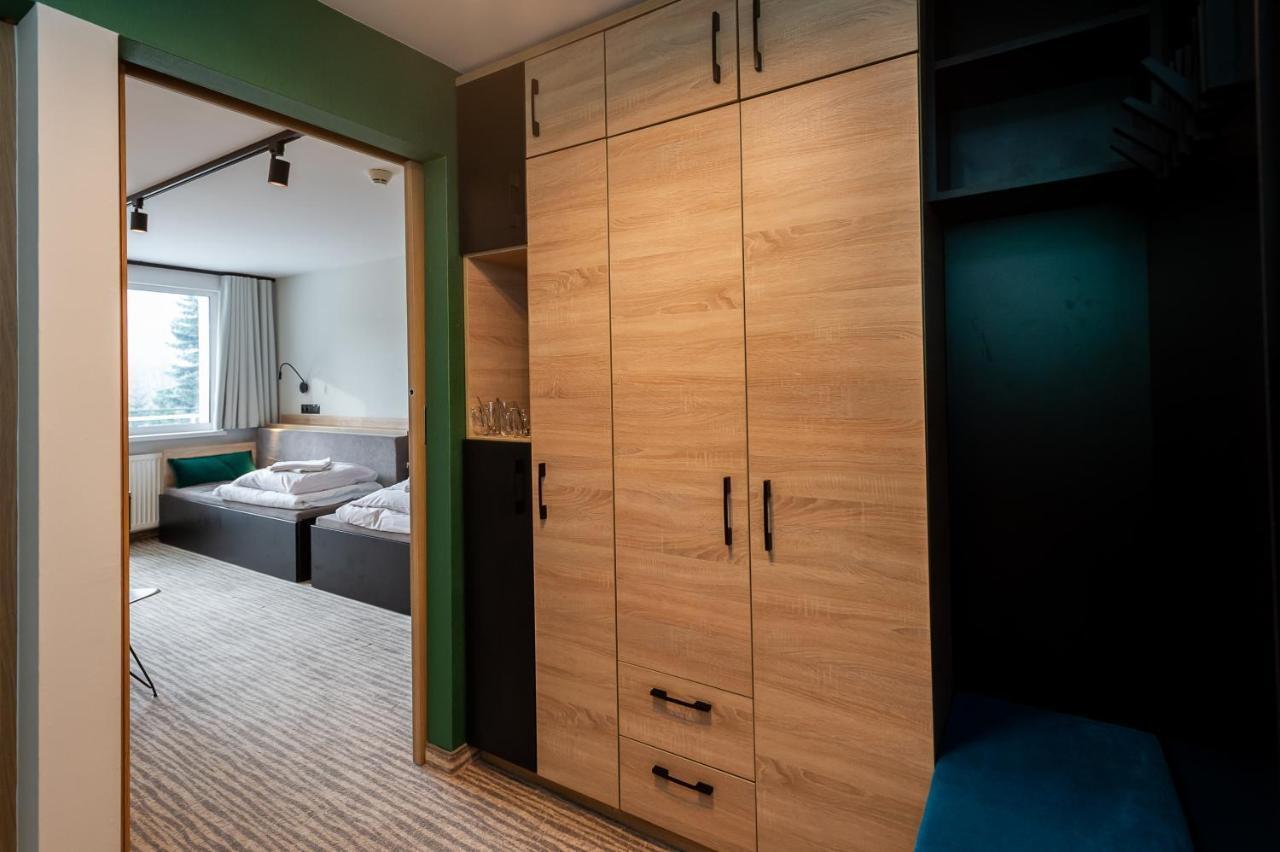 Hotel Zagron ชเจอร์ค ภายนอก รูปภาพ